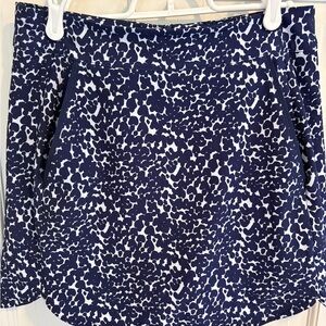 Vineyard Vines Blue and White Patterned Skort size 4 excellent